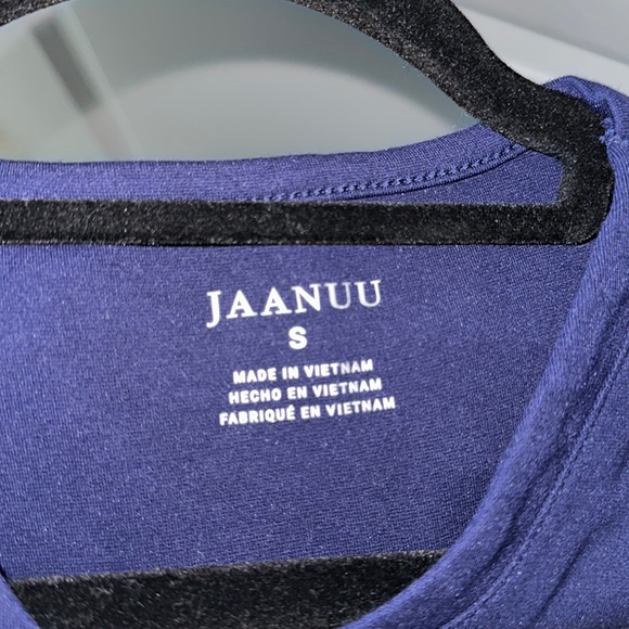 Jaanuu 4 pocket v neck scrub top - Picture 3 of 10
